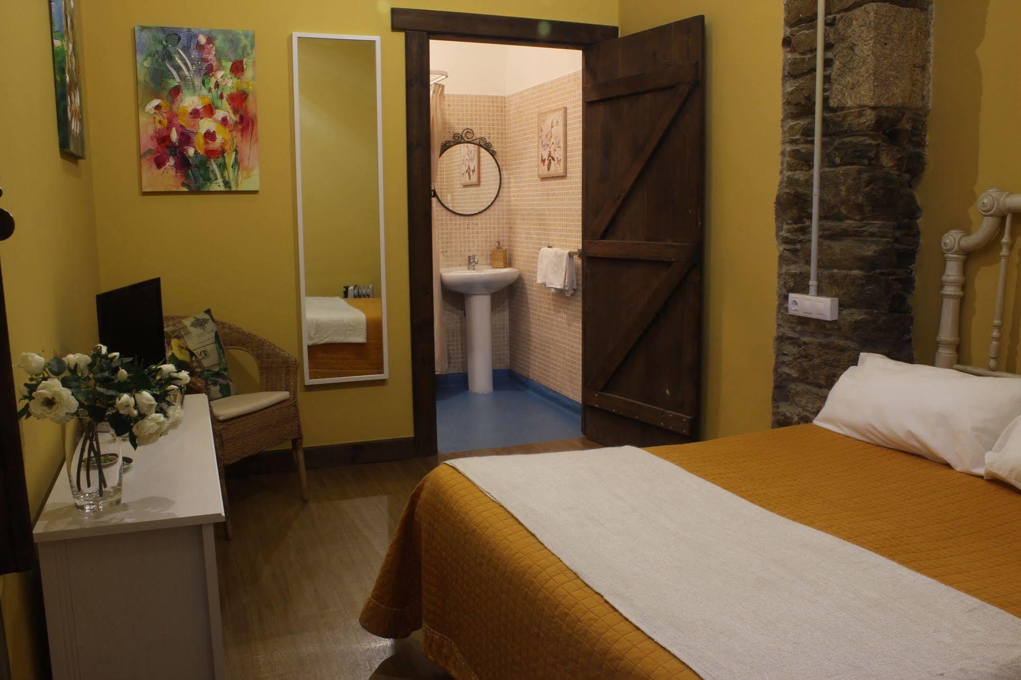 Albergue San Lazaro ساريا المظهر الخارجي الصورة